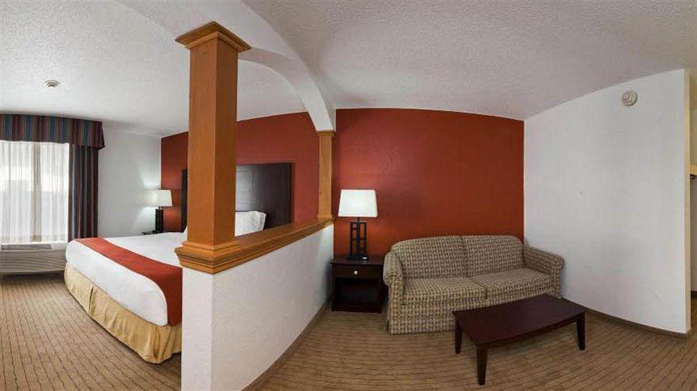 Holiday Inn Express Hotel & Suites Chicago-Algonquin By Ihg Εξωτερικό φωτογραφία