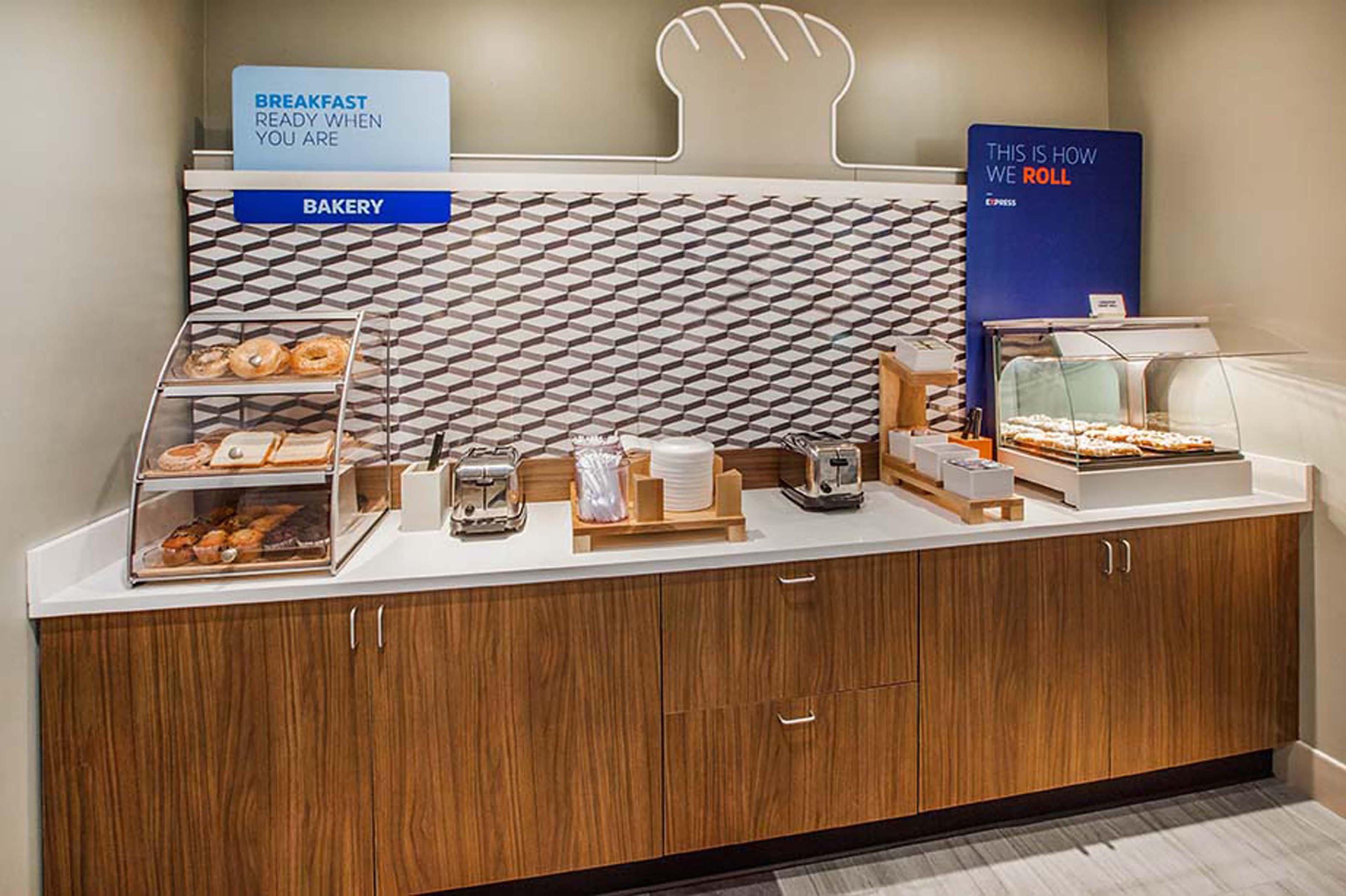 Holiday Inn Express Hotel & Suites Chicago-Algonquin By Ihg Εξωτερικό φωτογραφία