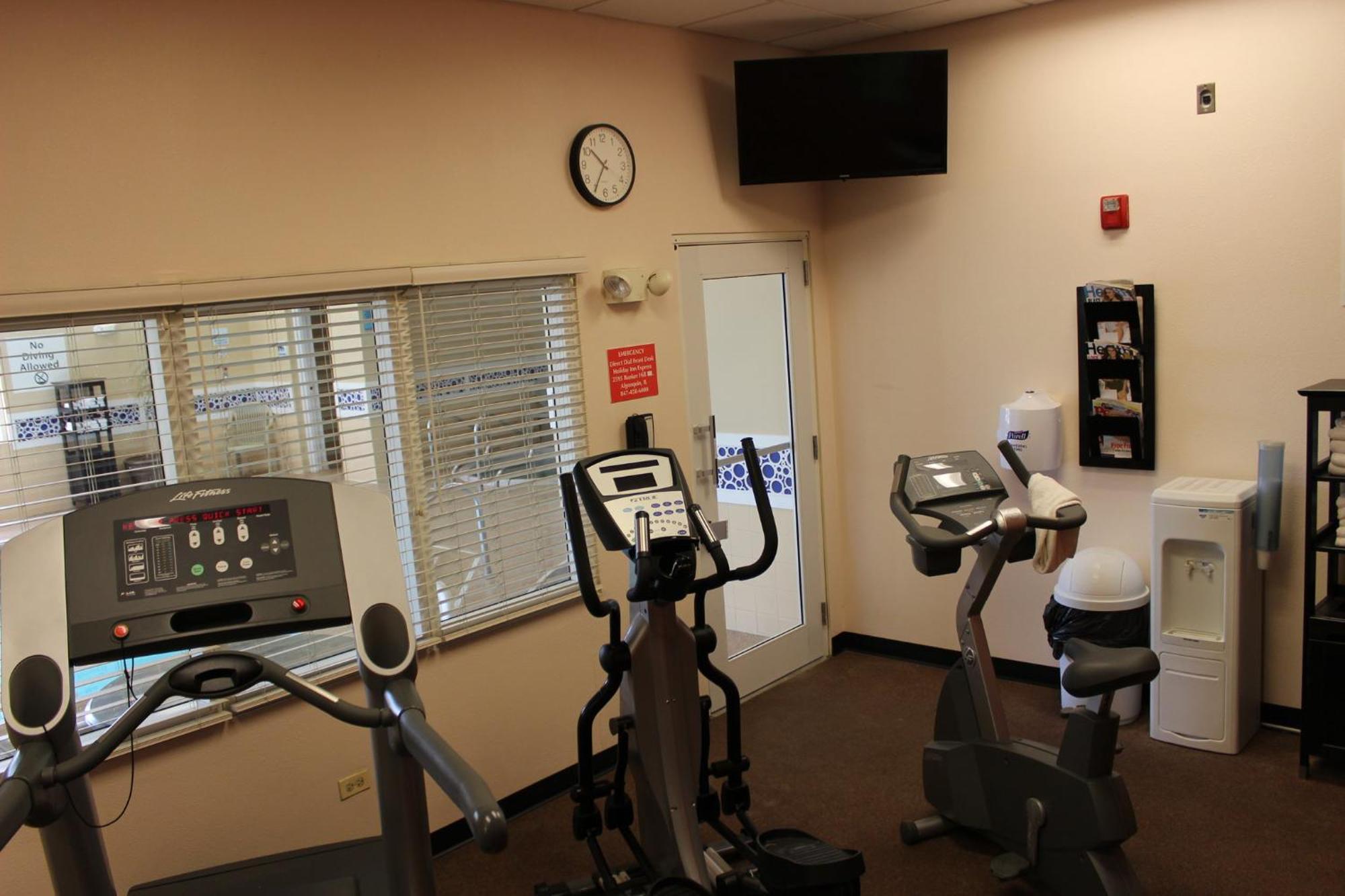 Holiday Inn Express Hotel & Suites Chicago-Algonquin By Ihg Εξωτερικό φωτογραφία