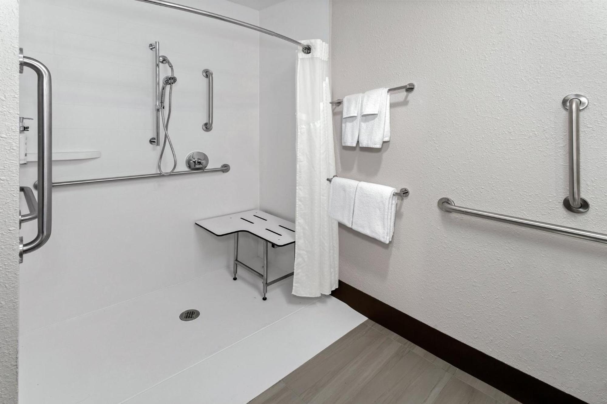 Holiday Inn Express Hotel & Suites Chicago-Algonquin By Ihg Εξωτερικό φωτογραφία