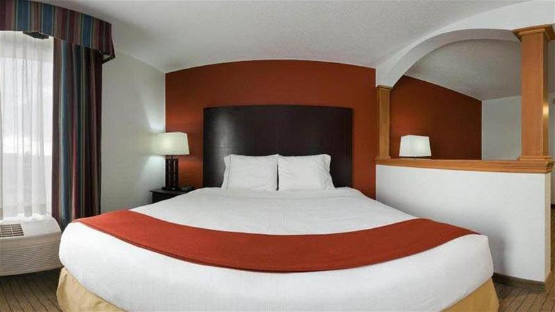 Holiday Inn Express Hotel & Suites Chicago-Algonquin By Ihg Εξωτερικό φωτογραφία