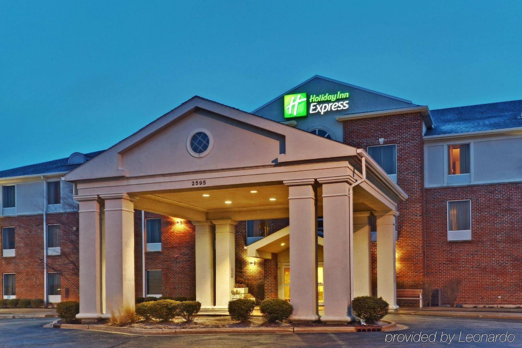 Holiday Inn Express Hotel & Suites Chicago-Algonquin By Ihg Εξωτερικό φωτογραφία